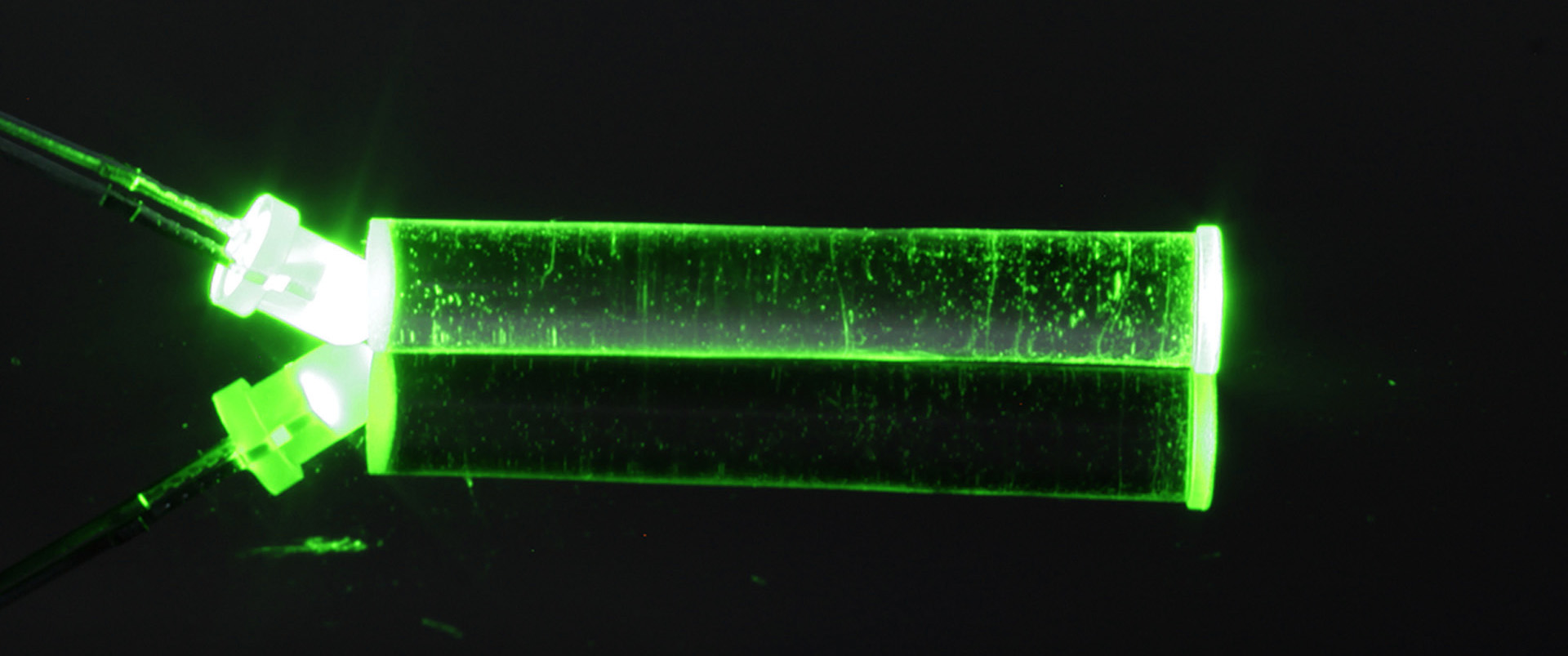 light pipe refraction green led color